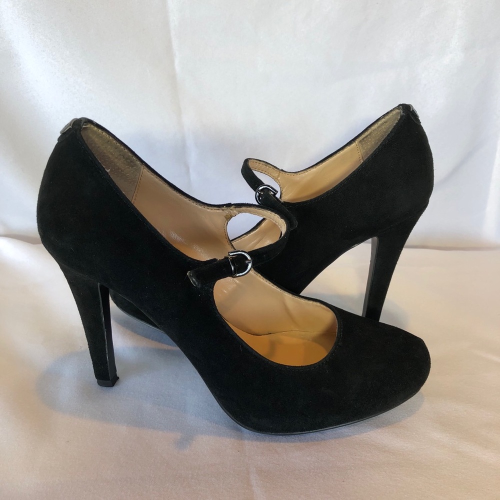Guess Velvet Platform Mary Jane Heels Size 8.5
